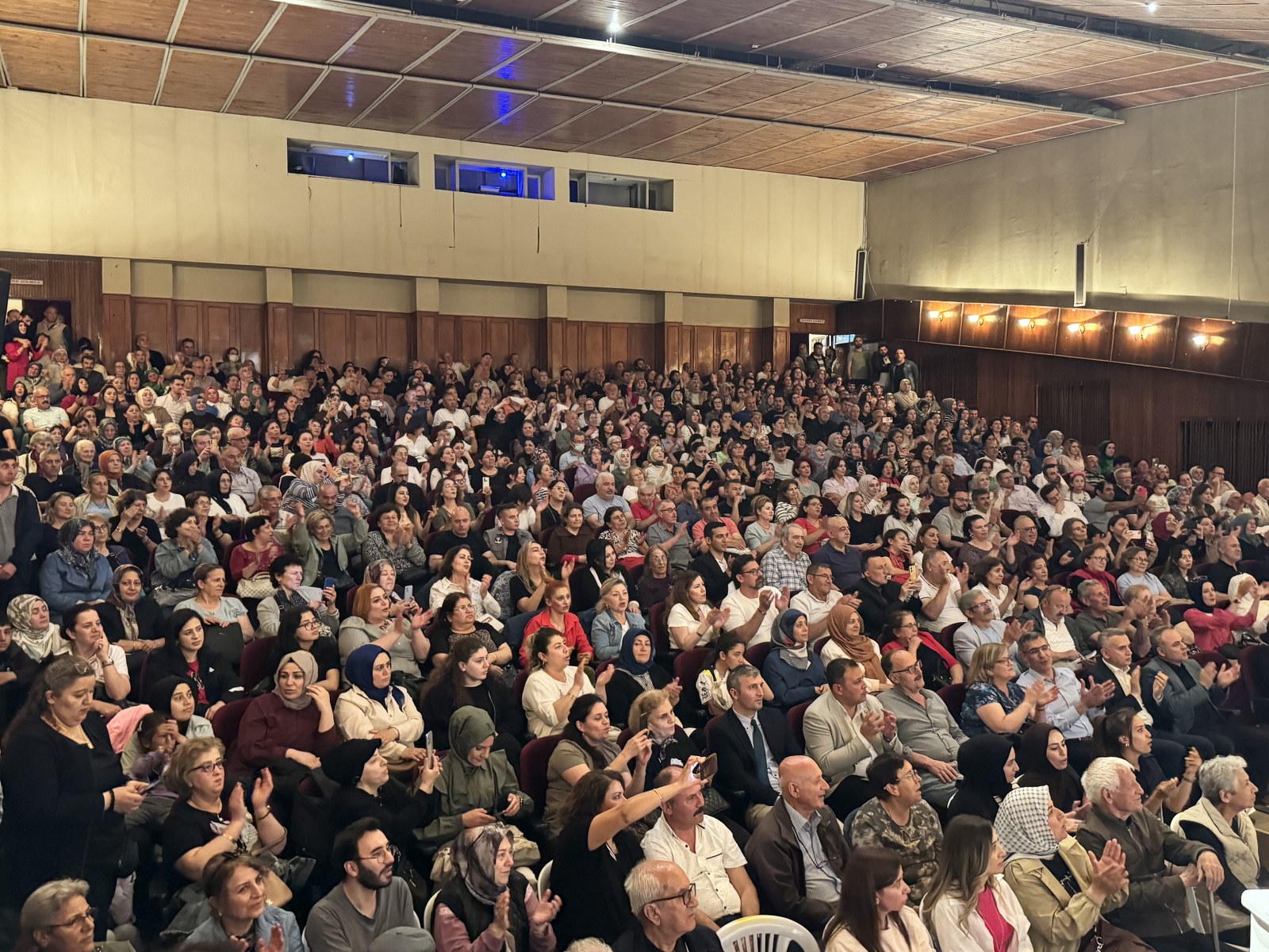 BELEDİYEDEN TÜRKÜ GECESİ